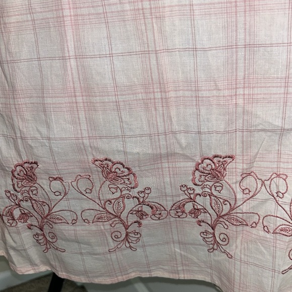 New with Tags! Legacy Falls Women’s Sheer Embroidered Sleeveless Top - Picture 6 of 11